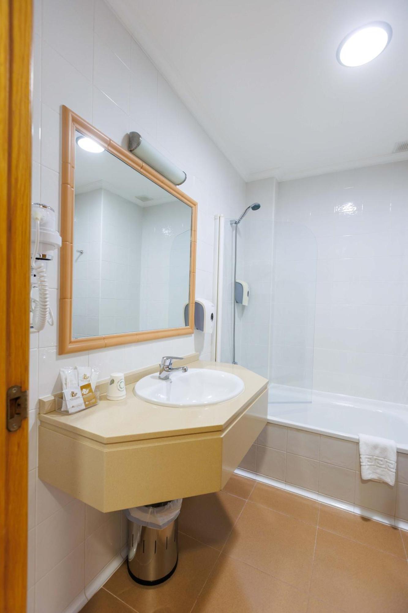 Hotel O Cruceiro Caldas de Reis Kültér fotó